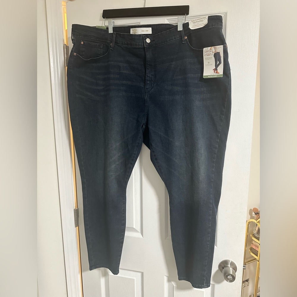 NWT Women’s Signature By Levi’s Strauss Mid Rise Skinny Size W39xL28